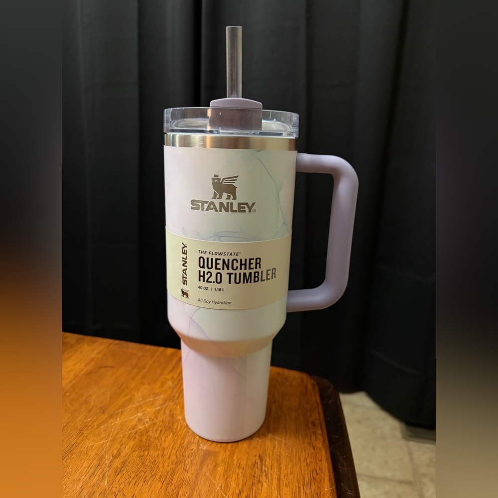 Stanley Quencher H2.0 40oz Tumbler in White and Lavender